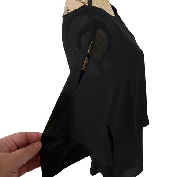Chico's‎ black cold shoulder layered tunic size 1 medium - Picture 3 of 6